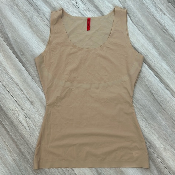 Spanx Top Shapewear - Picture 1 of 3